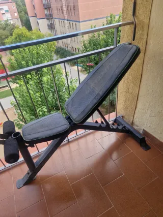 Banco de pesas y musculación