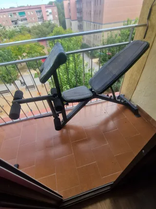 Banco de pesas y musculación