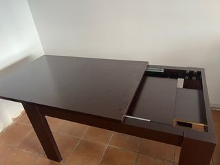 Mesa de comedor extensible de madera marrón