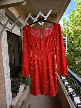 Vestido Bershka rojo lunares