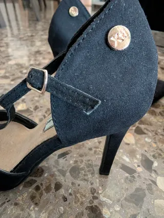 Zapatos de tacón negros XTI 