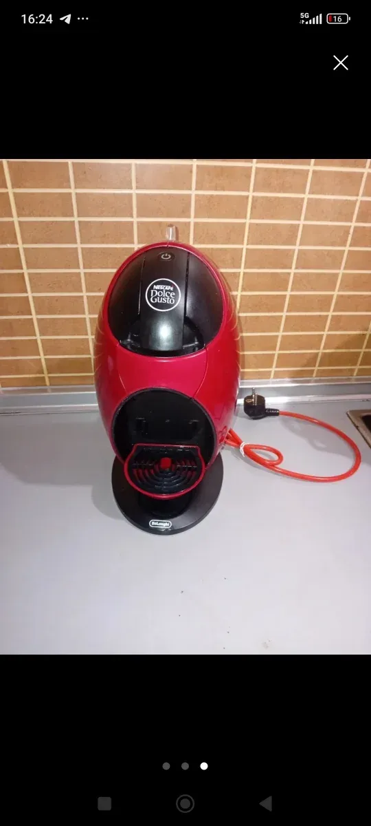 Cafetera Dolce Gusto Roja