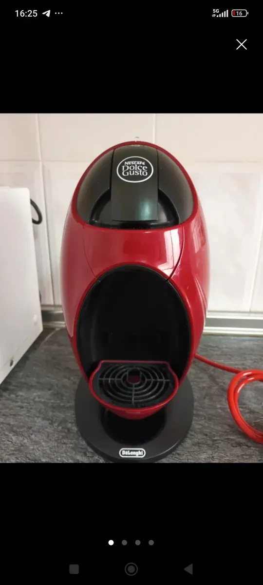 Cafetera Dolce Gusto Roja