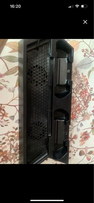 Consola PS4 + Base Negra con refrigeración y carga