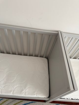 Cuna IKEA con colchón