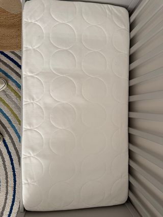 Cuna IKEA con colchón