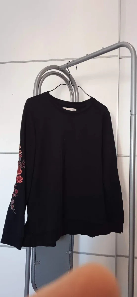 Jersey Sudadera Azul marino Talla M Bordado Floral