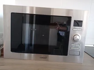 Microondas con grill en acero Cata AVERIADO 