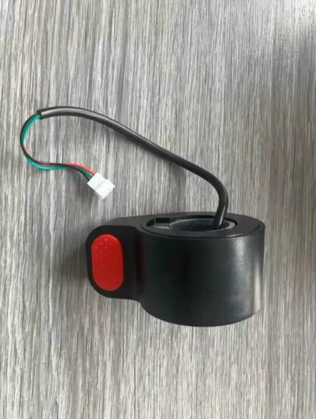 Acelerador Patinete Eléctrico Negro/Rojo