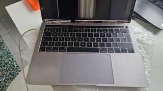 Macbook Pro 2018 Gris Espacial