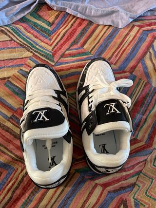 Scarpe Louis Vuitton nere e bianche  taglia 39