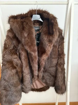 Chaqueta pelo sintético oversize marrón