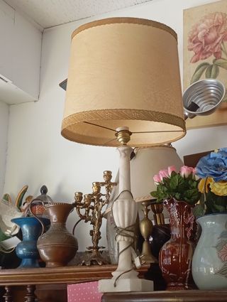 Lámpara de mesa de alabastro