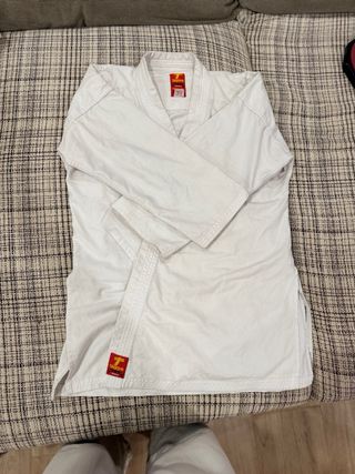 kimono Judo/Jiu Jitsu TIGU Blanco con cinturón 