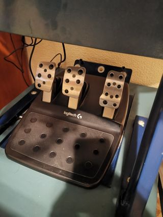 Volante Logitech G29 con Pedales