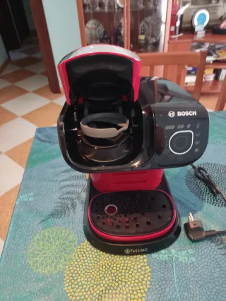 Cafetera Bosch Tassimo Roja