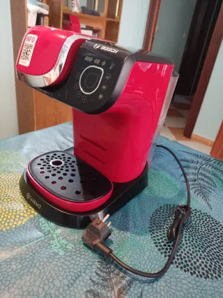 Cafetera Bosch Tassimo Roja
