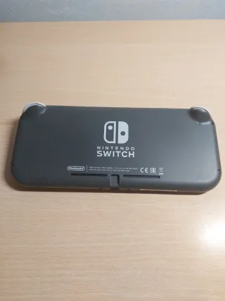 Nintendo Switch Lite grigia + custodia