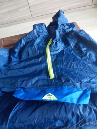 Chubasquero infantil Quechua 7/9 años 
123/140cm

