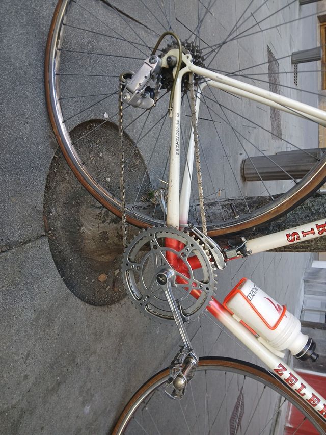 Bicicleta de carretera ZELERIS