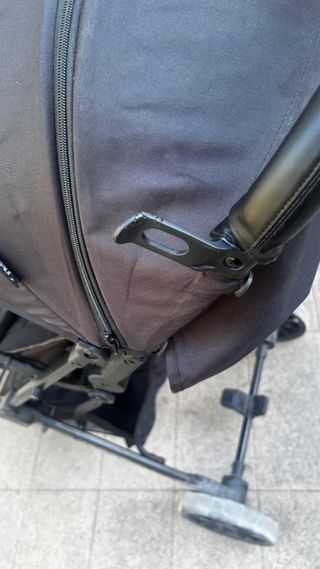 Passeggino leggero nero Interbaby