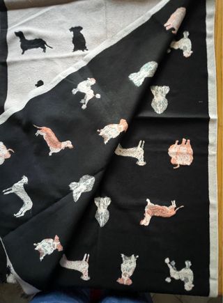 Sciarpa donna con stampa cani double-face 