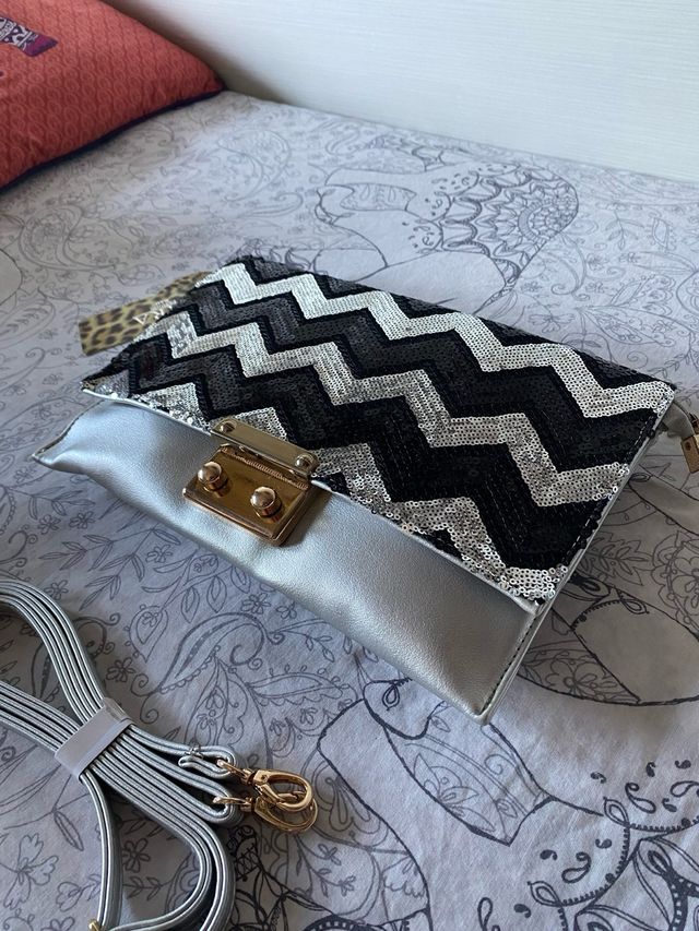 Bolso lentejuelas negro y plateado