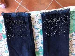 Jeans neri dritti con strass