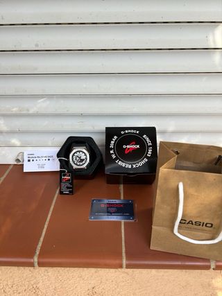 Reloj G-Shock GM-2100 Plateado Nuevo