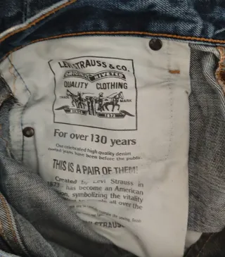 Pantalón Levi's 507 -W31 L32.
Largo: 102 cm