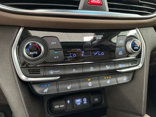 HYUNDAI SANTA FE 2.2 CRDI STYLE 200CV AUTO. AWD 7 