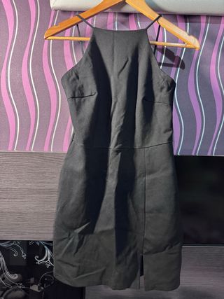 Vestido corto negro Stradivarius