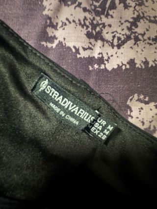 Vestido corto negro Stradivarius