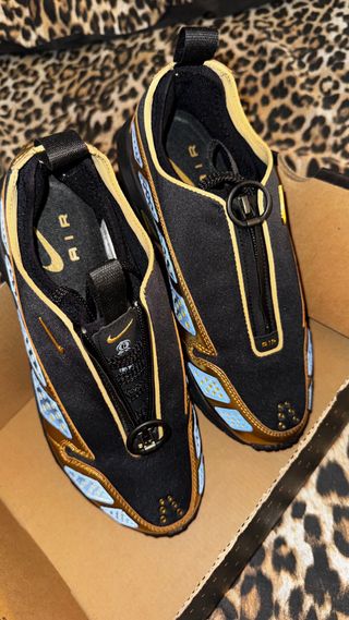 Nike Air Max Sunder Negro y Dorado