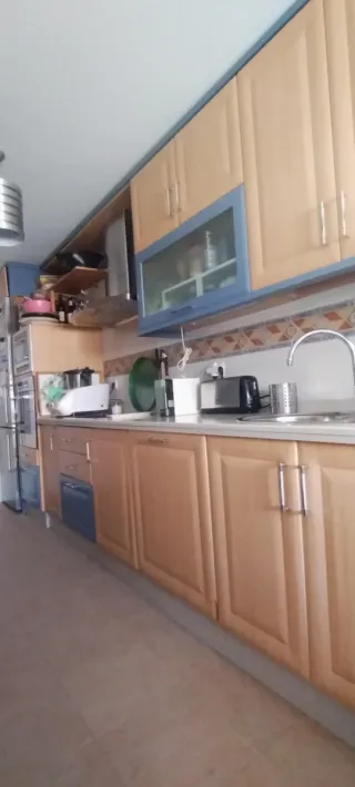Muebles de cocina con encimera, fregadero, placa..