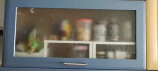 Muebles de cocina con encimera, fregadero, placa..