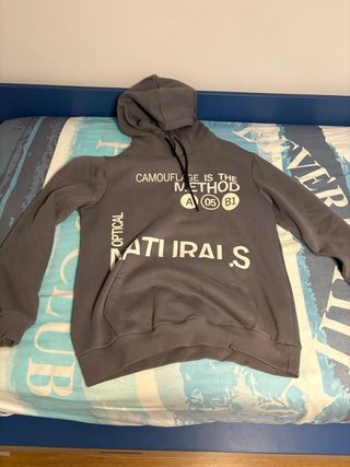 Sudadera Bershka gris y blanca Talla L
