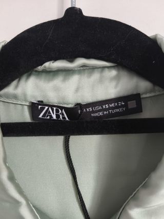 Blusa verde Zara