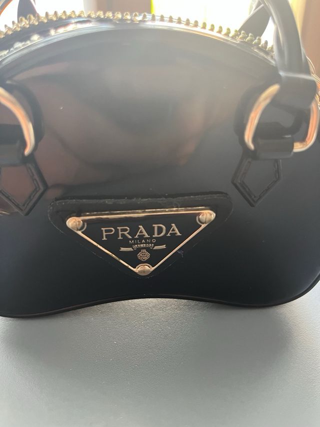 Borsa Prada Nera, leggero difetto sulla zip