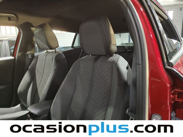 Peugeot 2008 Allure Hybrid eDCS6 100 kW (136 CV)