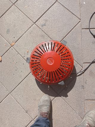 Brasero antiguo rojo