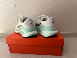 Zapatillas Nike Mujer Blancas y Turquesa