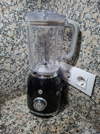 Batidora de vaso Smeg negra