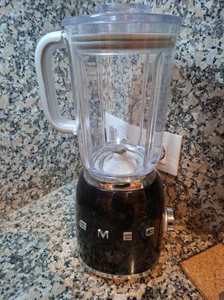 Batidora de vaso Smeg negra