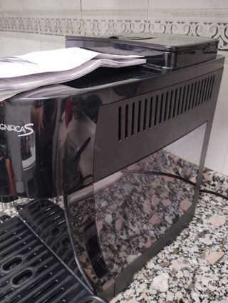 Cafetera Delonghi Magnifica ECAM 11.112.B
