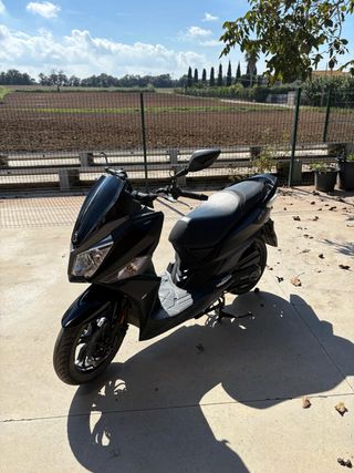 Moto SYM 49cc Negra