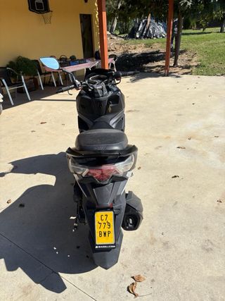 Moto SYM 49cc Negra