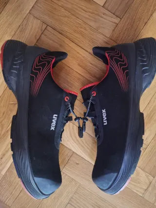 Zapatos de seguridad uvex punta de acero