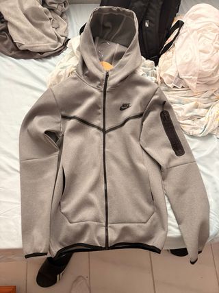 Chaqueta Nike Tech Fleece Gris
