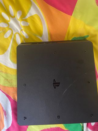 PS4 (PlayStation 4) Negra + FIFA 19